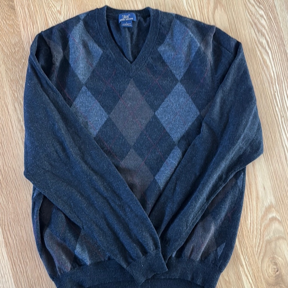 Men's Black and Gray Argyle Sweater